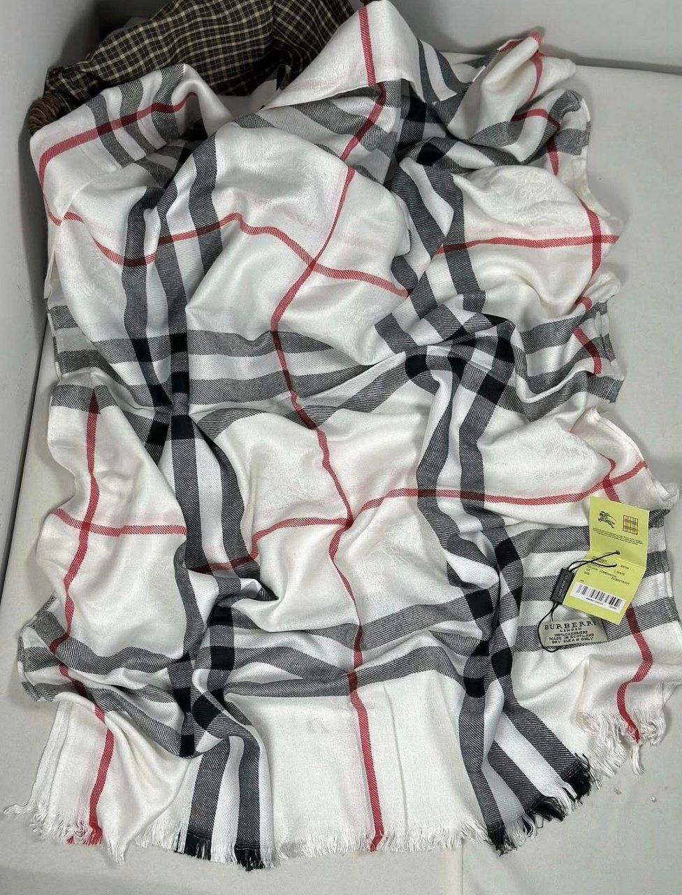 شال زنانه ژاکارد طرح باربری(سفید)