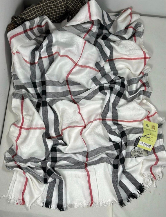 شال زنانه ژاکارد طرح باربری(سفید)