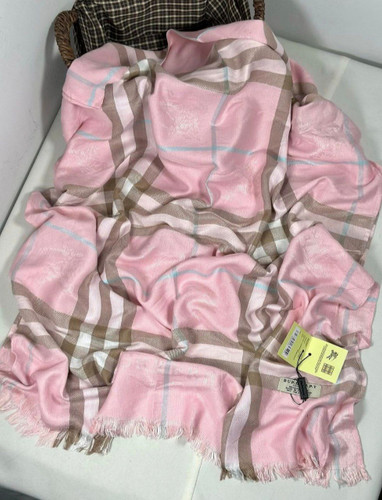 شال زنانه ژاکارد طرح باربری(صورتی)