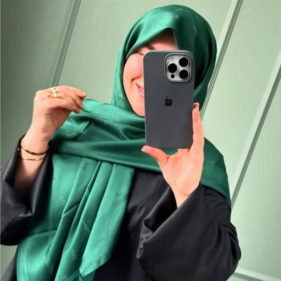 روسری ابریشم ژاکارد طرح ال وی یا ال وای قواره 120