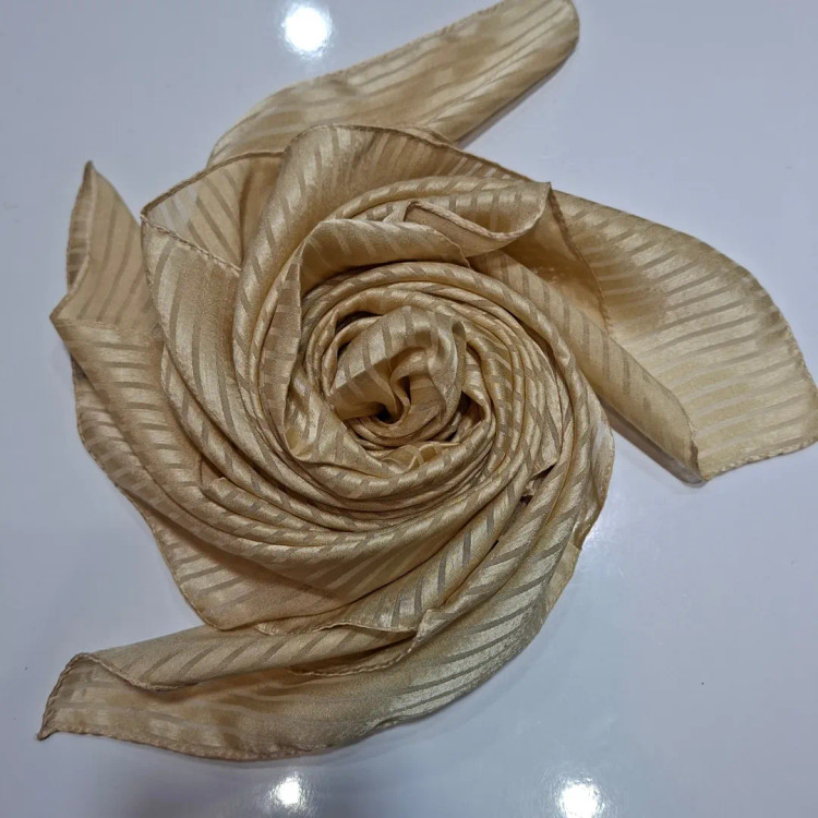 روسری مجلسی قواره ۱۰۰ رنگ طلایی